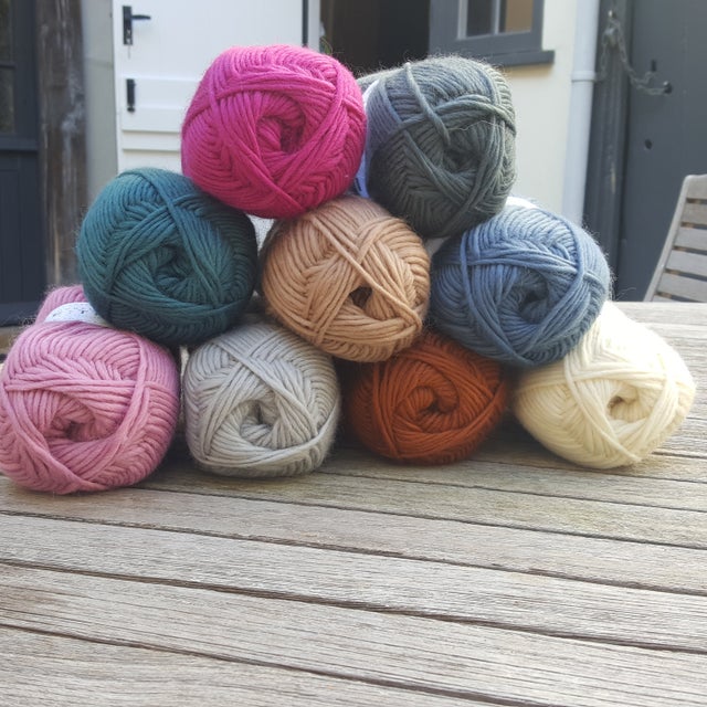 Yarn Chunky and Super Chunky (click the images for more colours